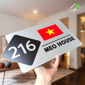 Biển Số Nhà Alu Xước Bạc In Hình Cờ Việt Nam – Nội Dung In UV Sắc Nét, Bền Đẹp Ngoài Trời