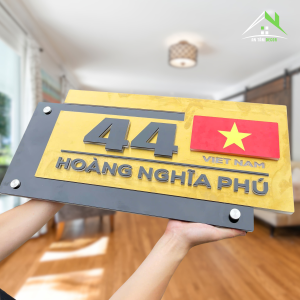 Biển số nhà nền inox  vàng gương – Cờ Việt Nam nổi sang trọng, có đèn LED chiếu sáng