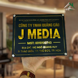 Biển Tên Công Ty Inox Xước Vàng Chữ Nổi 3D – Biển Pháp Lý Doanh Nghiệp Cao Cấp
