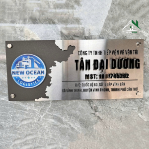 Biển Tên Công Ty Inox Xước Bạc Chữ Nổi 3D Có Logo – Biển Pháp Lý Doanh Nghiệp Vận Tải