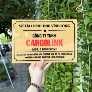 Biển Tên Công Ty Inox Xước Vàng Chữ Nổi 3D – Biển Pháp Lý Doanh Nghiệp Cao Cấp